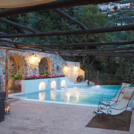 Sleeps 12 Pool Air Con Wifi Amalfi