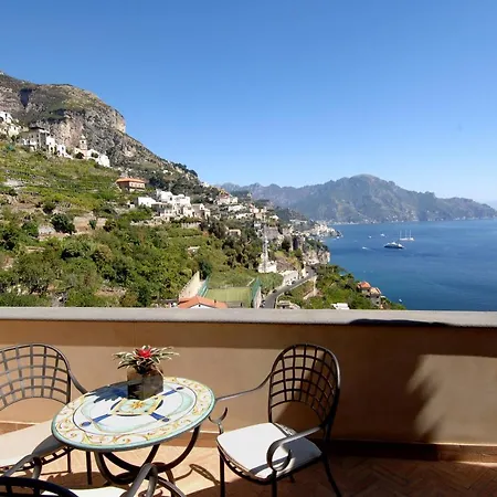 Sleeps 12 Pool Air Con Wifi